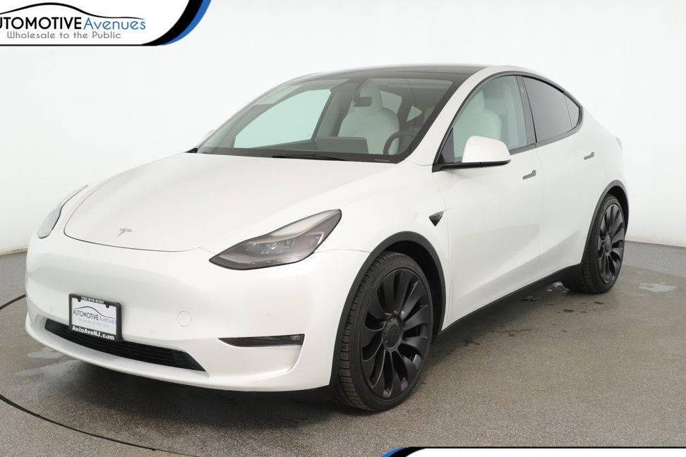 TESLA MODEL Y 2022 7SAYGDEF7NF338445 image